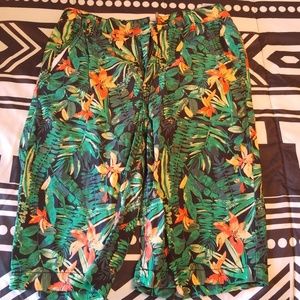 Boy's Old Navy Tropical Shorts (NWOT)